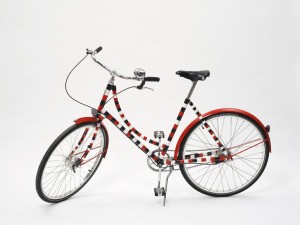 evnt_FRAC_Les-Bikes-de-Bois-Rond-(red,-black,-white)