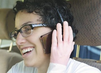 Hands_Free©Phil Jones