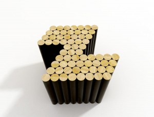 © Nico Neefs
Table basse en hêtre laqué. Un système
d'aimants permanents permet de composer et
décomposer la table pour s'adapter au mieux à
chaque espace, 2010
Dimensions : H : 38 cm x L : variable