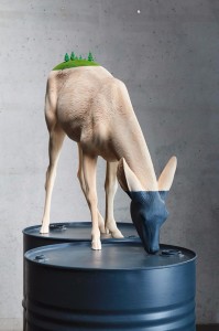 Tra idilico e realtà, 2014,
lindenwood, acrylic color, iron,
160x60x120cm.