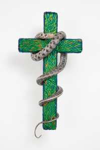 Cross with Snake, II (2012)
74 x 39,5 x 29,7
Jewel beetle wing-cases on wood, stuffed animal
© Angelos bvba