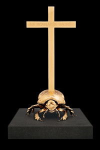 Scarabée sacré, 2011, bronze, 38 x 42 x 76 cm © Pat Verbruggen / Angelos bvba