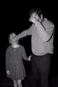 Tom-Callemin,-Man-met-kind,-2013,-inkjetprint.-Collectie-kunstenaar,-Gent
