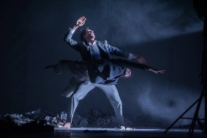 Bien heureux sont ceux qui rêvent debout sans marcher sur leurs vies / mouvinsitu © Gérald Lucas