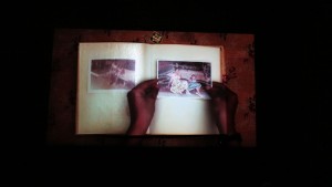Mariana Mejia Suárez-et-Jean-Bernard-Libert, Recuerdos en lengua maternal, installation vidéo et sonore, 2015