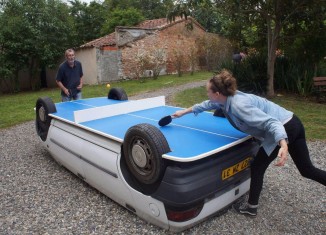 La voiture table de ping-pong / Maison Salvan à Labège / Benedetto Bufalino