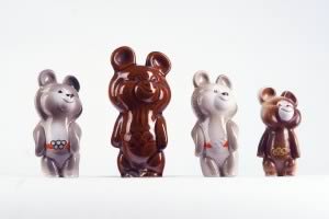 Olympic bear, 1980 (c) Dulevskiy Porcelain Factory