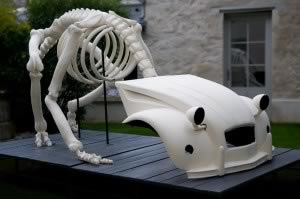 Deupatosaurus, 2007, Acier & résine ; 350X205X170 cm.