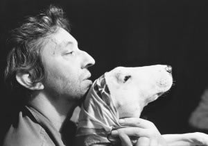 Serge-et-Nana,-1977-©-Andrew-Birkin