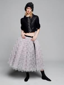 Ensemble avec jupe en dentelle mécanique perforée à la main Karl Lagerfeld pour CHANEL, Collection Haute-Couture Printemps-Été 2015 © Karl Lagerfeld