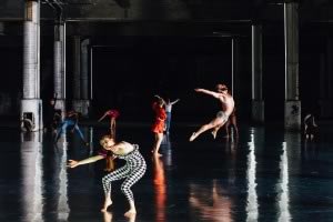 Adancersday-10000gestes-BorisCharmatz-C-UrsulaKaufmann-5
