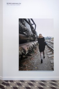 Vue partielle de l'exposition l'âme, un subtil moteur à explosion Boris Mikhaïlov © Mathieu Harel Vivier
