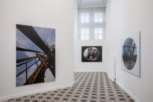 Vue partielle de l'exposition l'âme, un subtil moteur à explosion Boris Mikhaïlov © Mathieu Harel Vivier