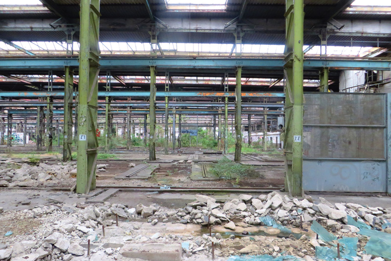 Dans une halle de Sket, Magdebourg, août 2015. Photo © Nicolas Offenstadt / Albin Michel