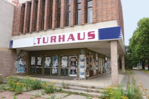 Maison de la culture des travailleurs, extérieur, Halberstadt, août 2015.Photo © Nicolas Offenstadt / Albin Michel