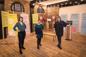 L’équipe du Vagina Museum : Florence Schechter, Zoe Williams et Sarah Creed
