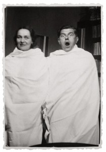 Le Bouquet, 1937, Bruxelles,
rue Esseghem, Georgette
et René Magritte © 2019-2020,
Charly Herscovici c/o SABAM