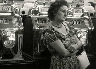 Nevada, Reno, Slot
machines, 1949
© Lisette Model avec
l’aimable autorisation
de Baudoin Lebon et
Avi Keitelman