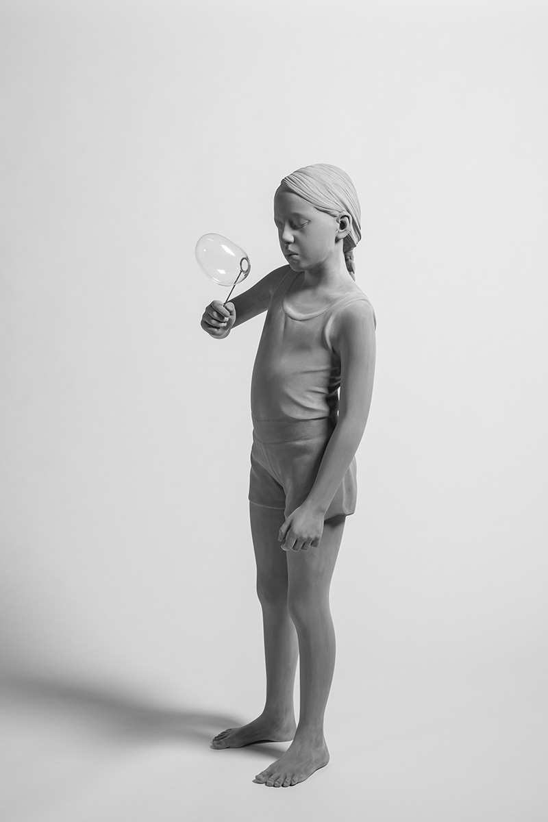 Hans Op de Beeck Tatiana (soap bubble) 2017 48 × 50 × 125 cm Polyester, métal, verre, plomb, revêtement © Studio Hans Op de Beeck, ADAGP, Paris, 2023