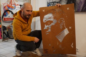 Kelu Abstract dans son atelier (c) Julien Damien