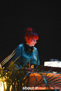 About girls © Yanis Helenus