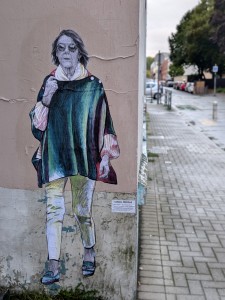 © La Dame qui colle