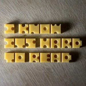 swiss-cheese-mono-police-ecriture-fromage-5