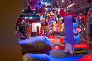 _DSC6061Vue de l'exposition 'Institut Grand Festif' à la Gare Saint Sauveur © Justine FA Photographies