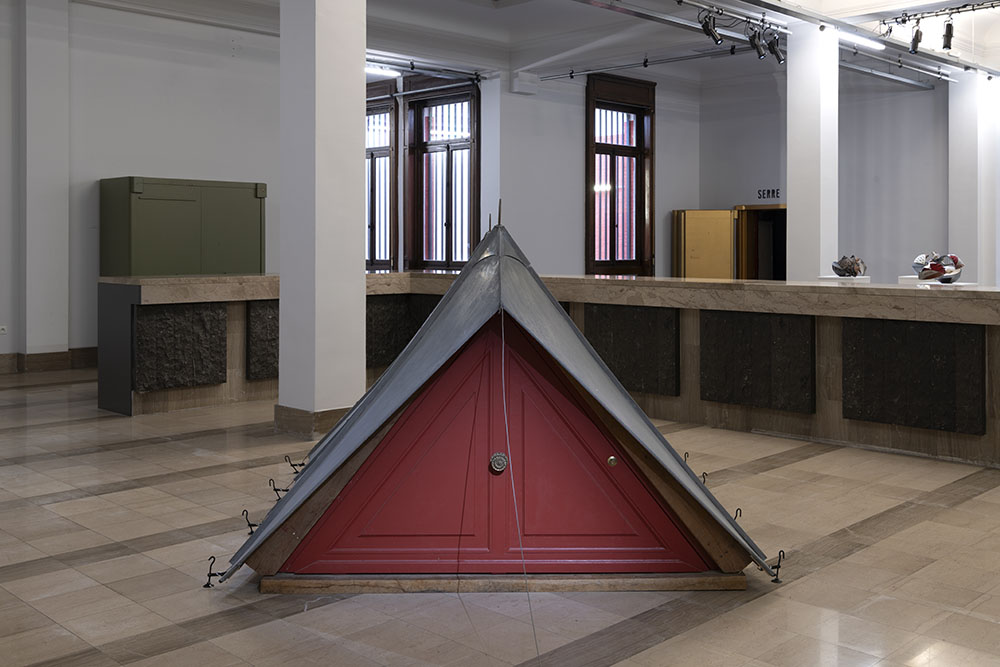Etienne Poulle, Canadienne de maître, bois, zinc, 2021, 1530 x 400 x 200©Marc Domage 41