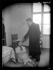 2982 Reconstitution d’un meurtre Rue des Carmes 13, Liège 23 février 1942 © Archives de l’État à Liège