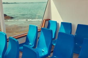 Kourtney Roy Chaises Bleues, 2022
Série “In Between/ Entre Deux Mondes” © Grande Commande Photojournalisme / Courtesy Galerie Les fi lles du calvaire, Paris