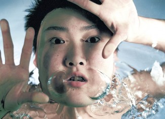 Wang Wei, 1/30 sec. underwater, 1999. © Wang Wei
