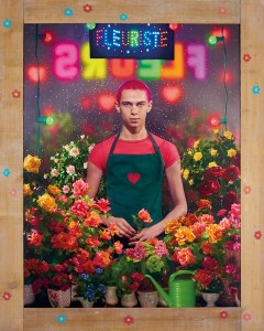 PIERRE ET GILLES, Le petit fleuriste (Victor Weinsanto), 2017, photographie imprimée par jet d'encre sur toile et peinte, Courtesy de l'artiste et TEMPLON, Paris – Bruxelles – New York, Photo © Pierre et Gilles