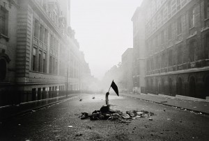 Gilles CARON
Rue Saint-Jacques, Paris, 10 juin 1968, 1968
Photographie. Tirage
H. 30 ; L. 40 cm
© Gilles Caron Indivision / Fondation